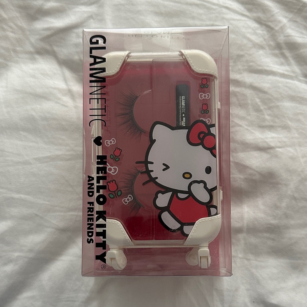 Hello Kitty ♥️ Glamnetic false eyelashes